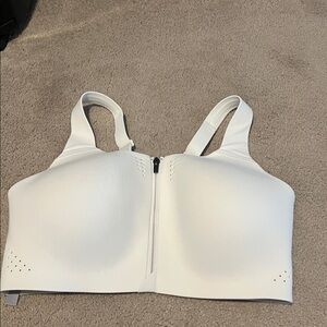 NWOT- VSX White Featherweight Max Wireless Zip Close Sports Bra- size 36E(36DD)